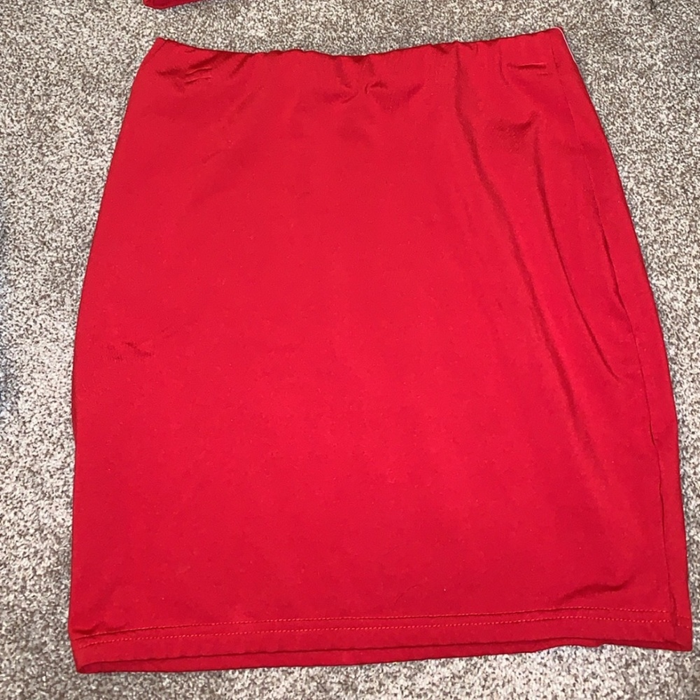 Red two piece - Picture 3 of 3
